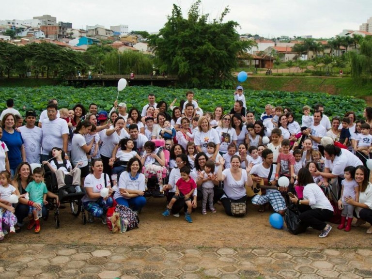 Exemplo de inclusão : pic nic reúne centenas de mães e crianças com deficiência em Campinas.CESD - Centro Síndrome de Down