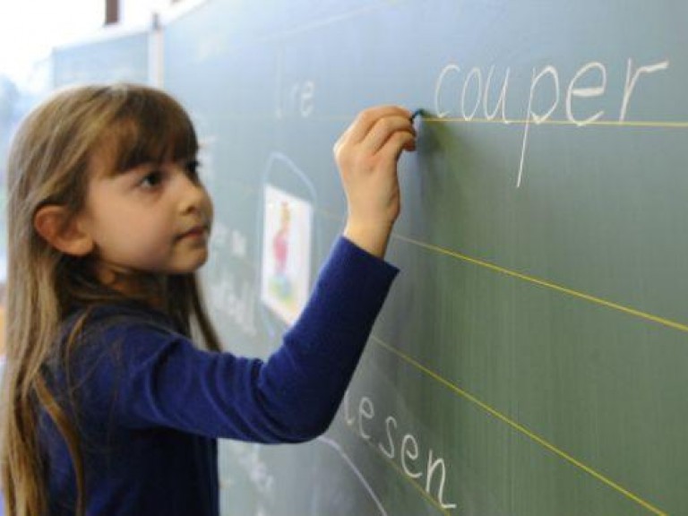 Falta de escrever à mão pode prejudicar desenvolvimento cerebral das criançasCESD - Centro Síndrome de Down